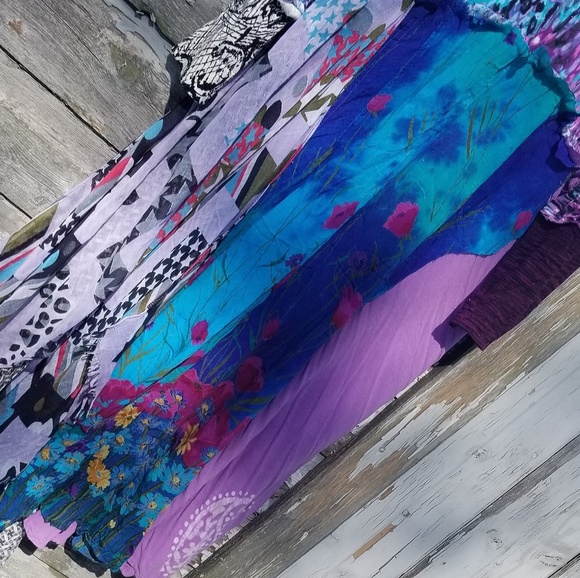 Boho Lightweight Abstract Vneck sweater coat - Picture 4 of 4